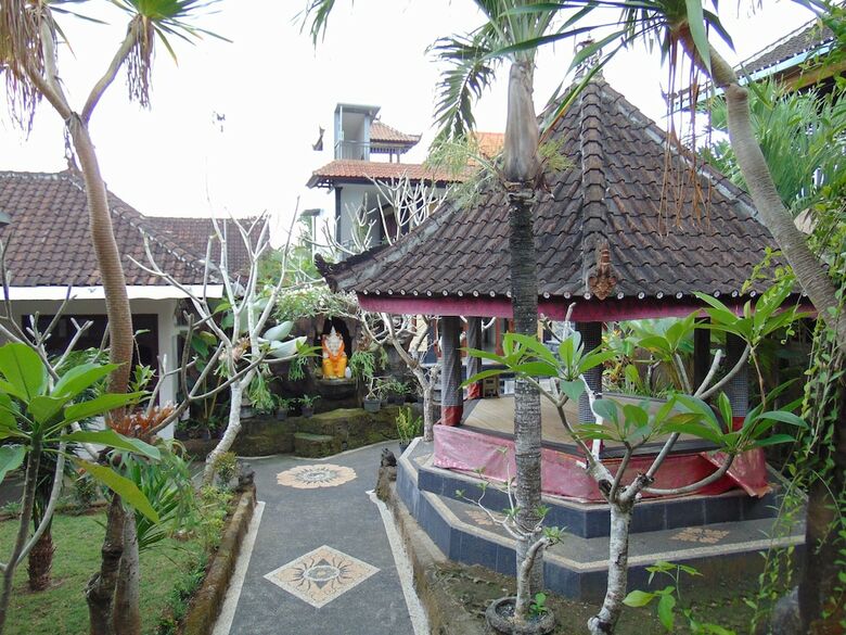 Hotel Dipondok Homestay