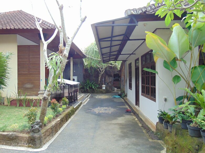 Hotel Dipondok Homestay