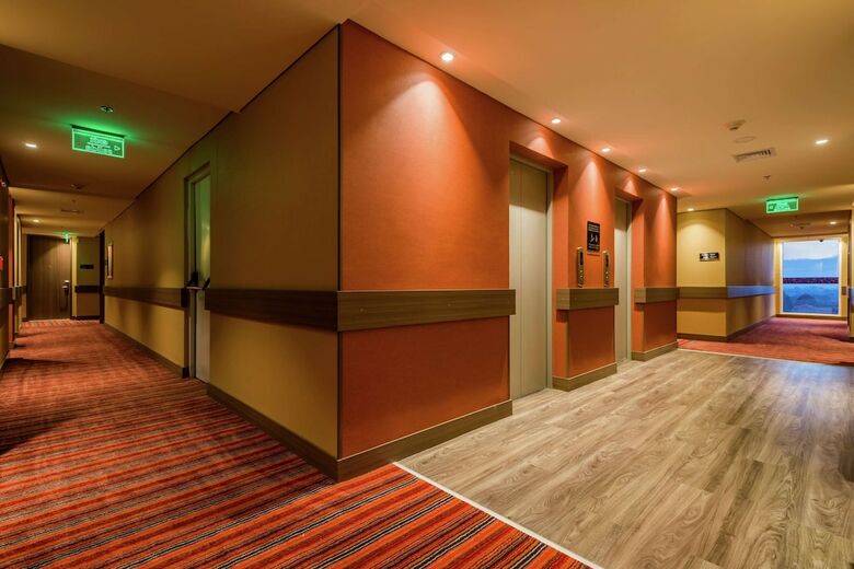 Hotel Hampton By Hilton Bogota Airport