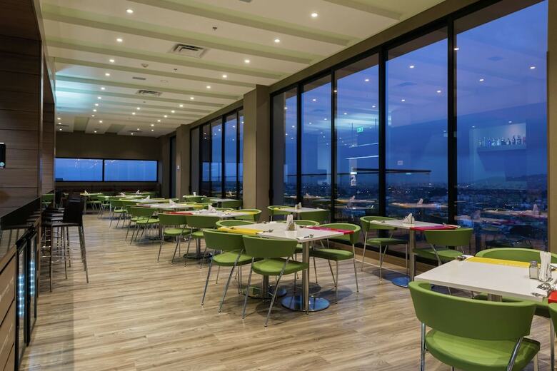 Hotel Hampton By Hilton Bogota Airport
