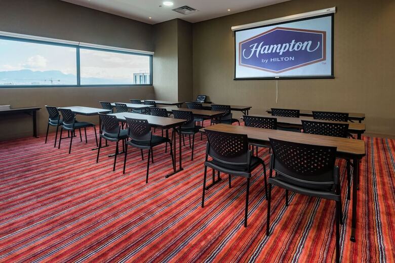 Hotel Hampton By Hilton Bogota Airport