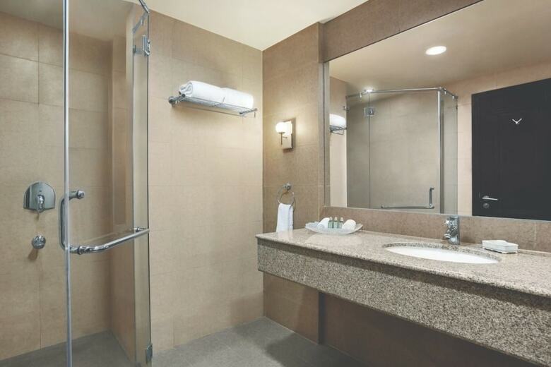 Hotel Ramada By Wyndham Karachi Creek