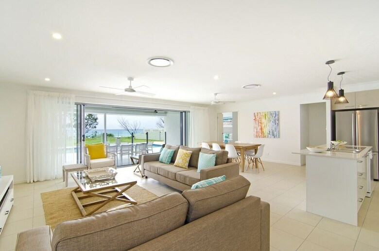 Sentosa At Tugun Beachfront Holiday Home