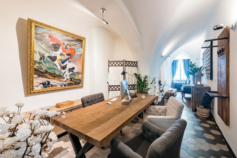 Apartamentos Mooo By The Castle