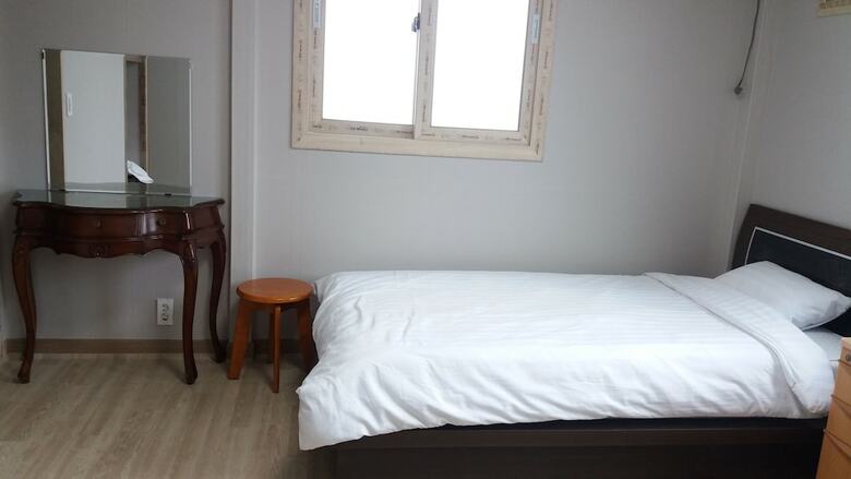 Pension Ophir House Jeju