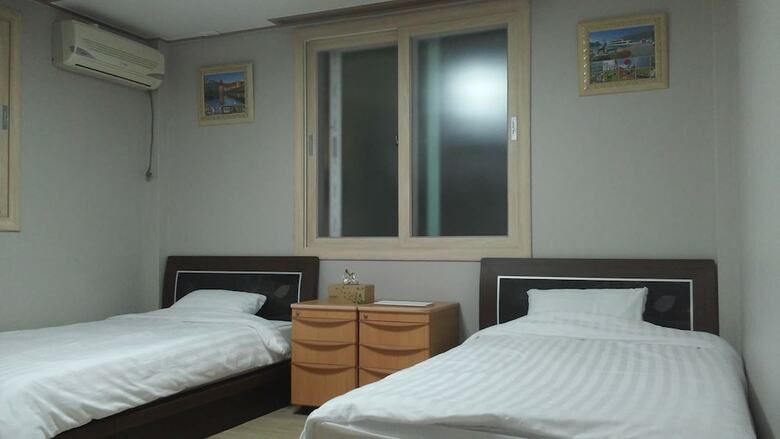 Pension Ophir House Jeju