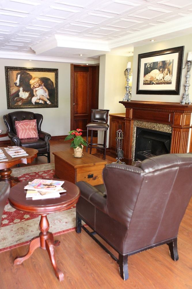 Hotel Candlewoods Guesthouse