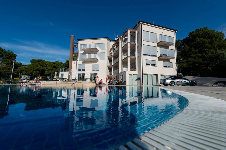 Hotel Premantura Resort
