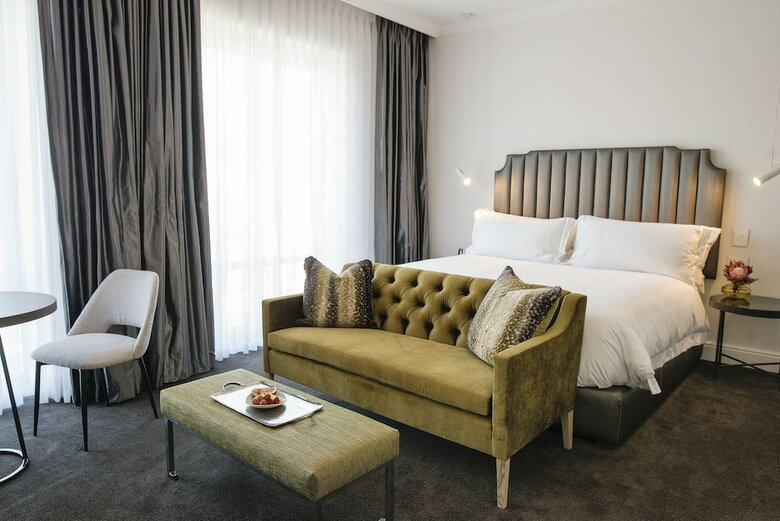 Manor House At The Queen Victoria Hotel