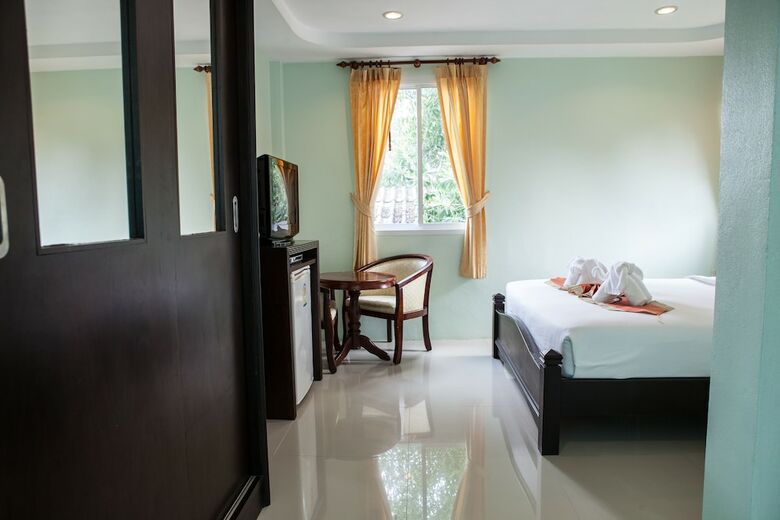 Hotel Fahsai Bay Villa