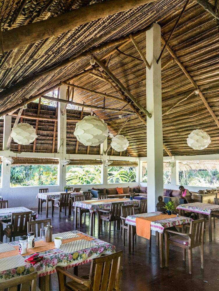 Hotel Moheli Laka Lodge