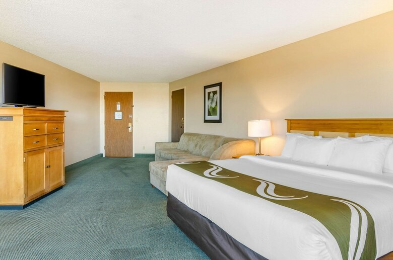 Hotel Quality Inn & Suites