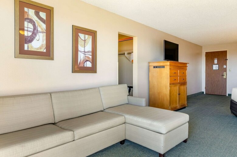 Hotel Quality Inn & Suites