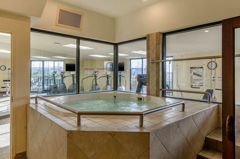 Hotel Quality Inn & Suites