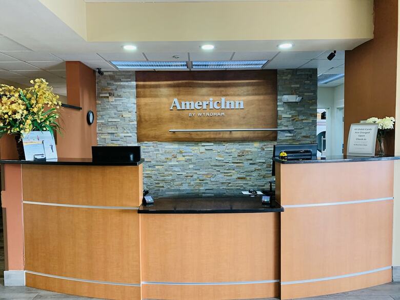 Hotel Americinn By Wyndham New Lisbon