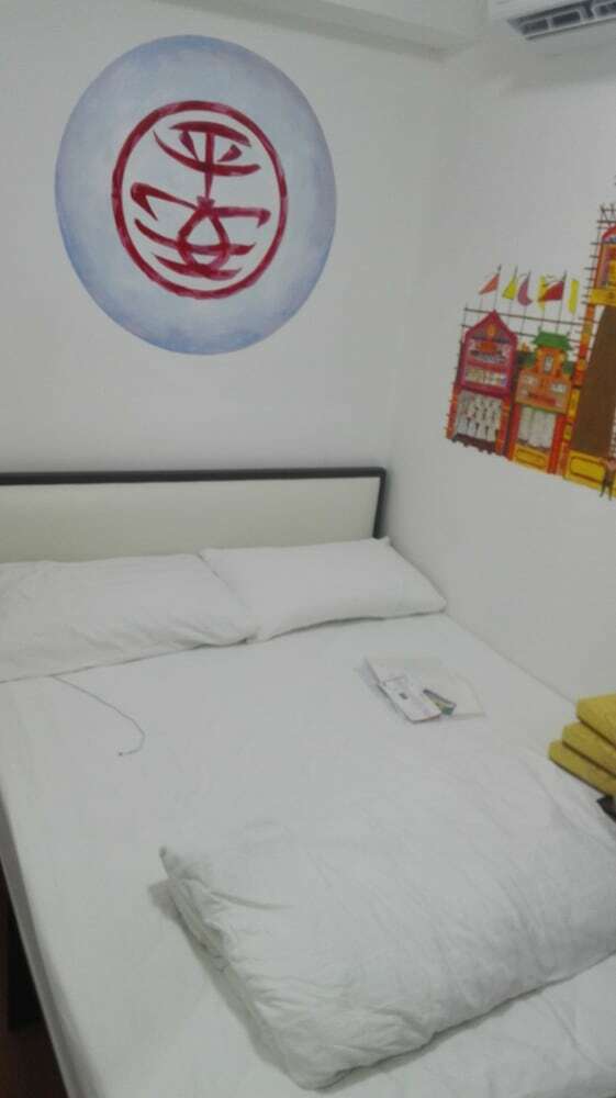 Hostal Eloginn - Fest @ Lucky House