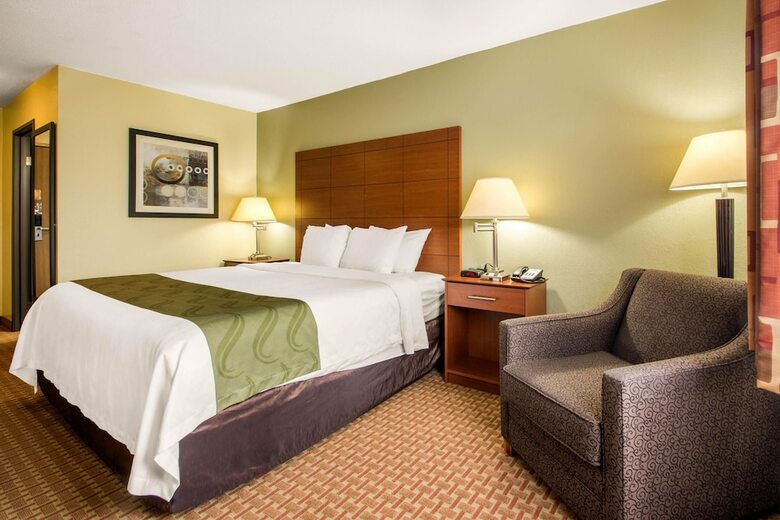 Hotel Quality Inn & Suites