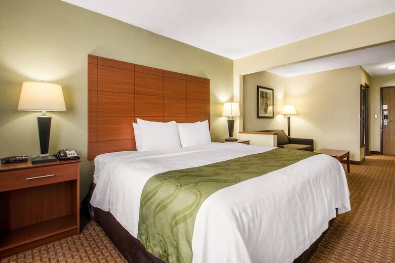 Hotel Quality Inn & Suites