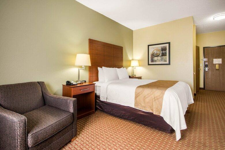 Hotel Quality Inn & Suites