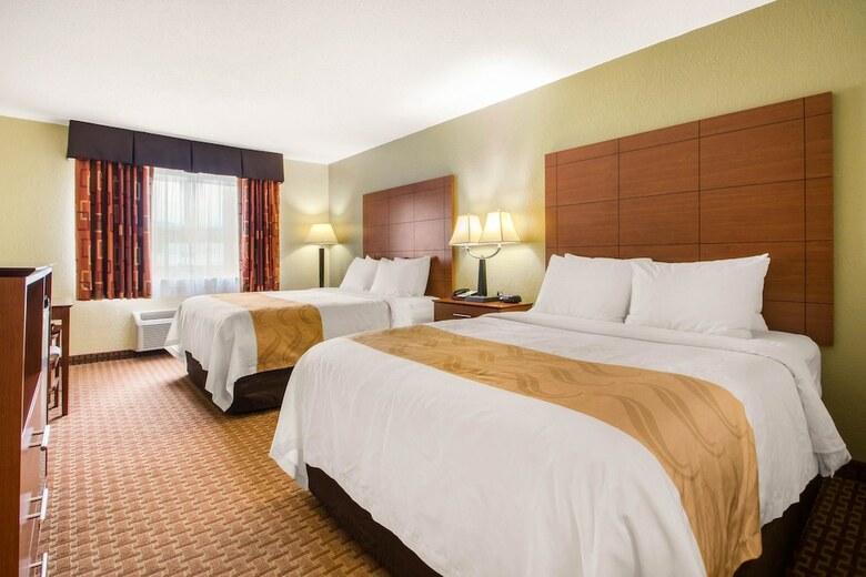 Hotel Quality Inn & Suites