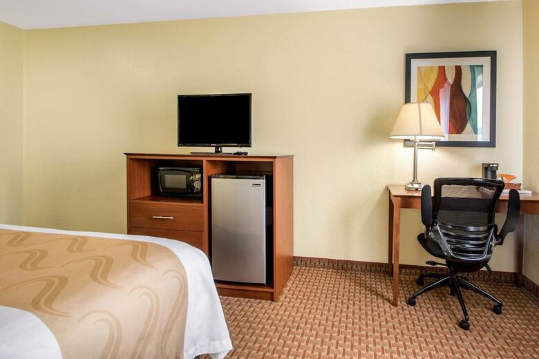 Hotel Quality Inn & Suites