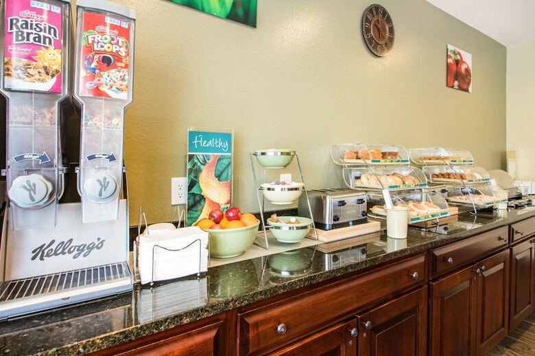 Hotel Quality Inn & Suites
