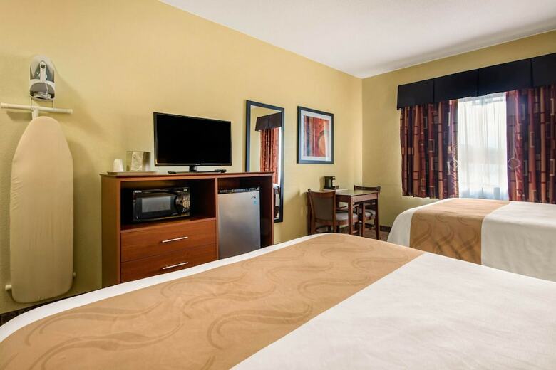 Hotel Quality Inn & Suites