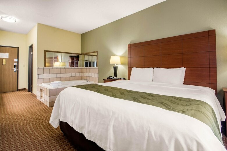 Hotel Quality Inn & Suites