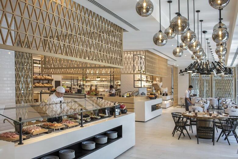 Hotel Al Bandar Rotana