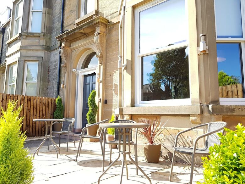 Hotel 18 Craigmillar Park Guest House