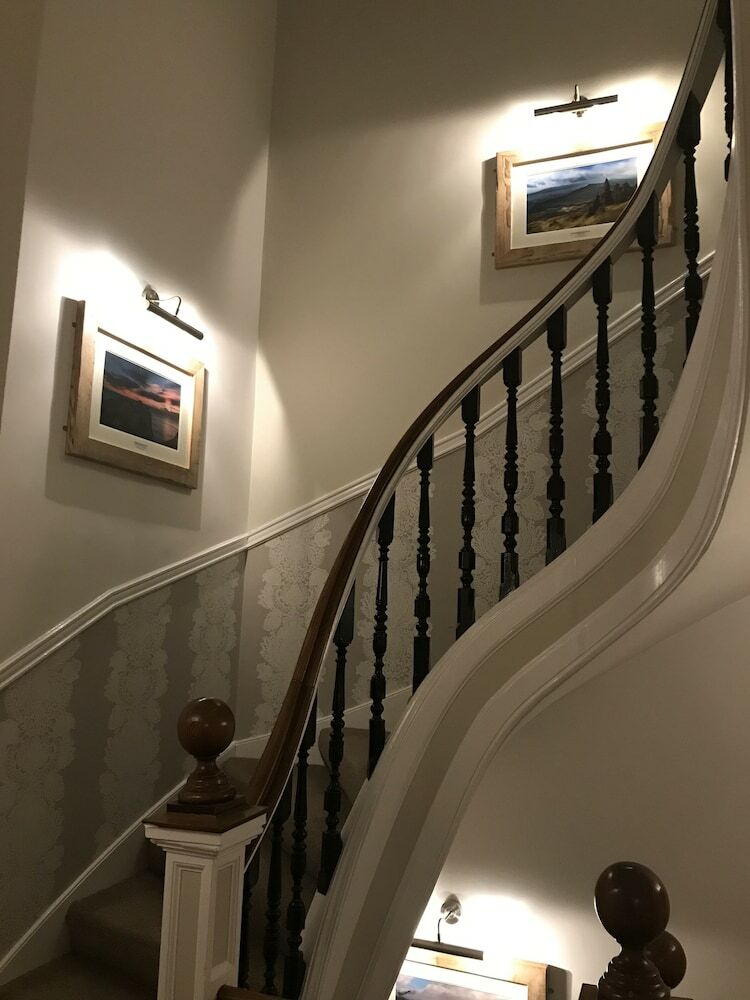 Hotel 18 Craigmillar Park Guest House
