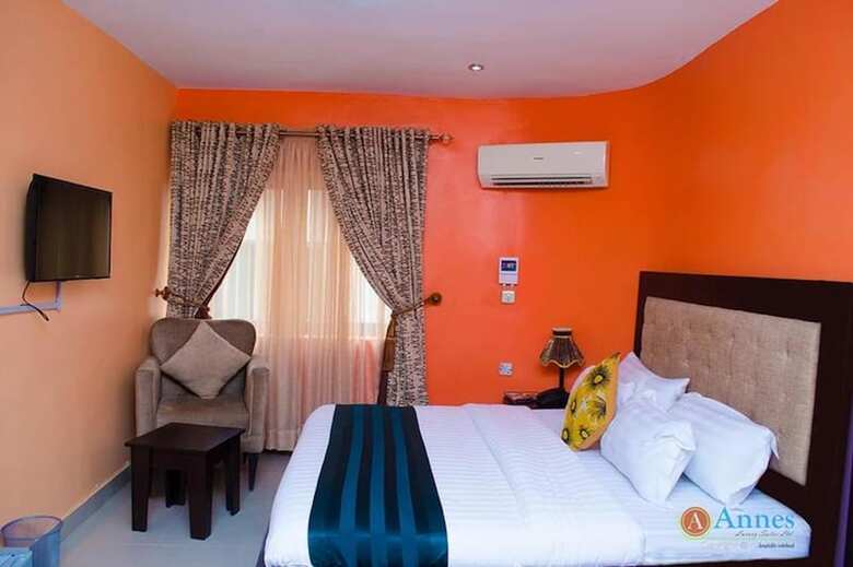 Hotel Annes Luxury Suites Ltd