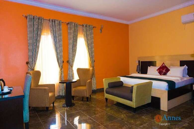 Hotel Annes Luxury Suites Ltd
