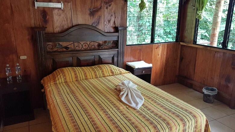 Hostal Portal De Champey