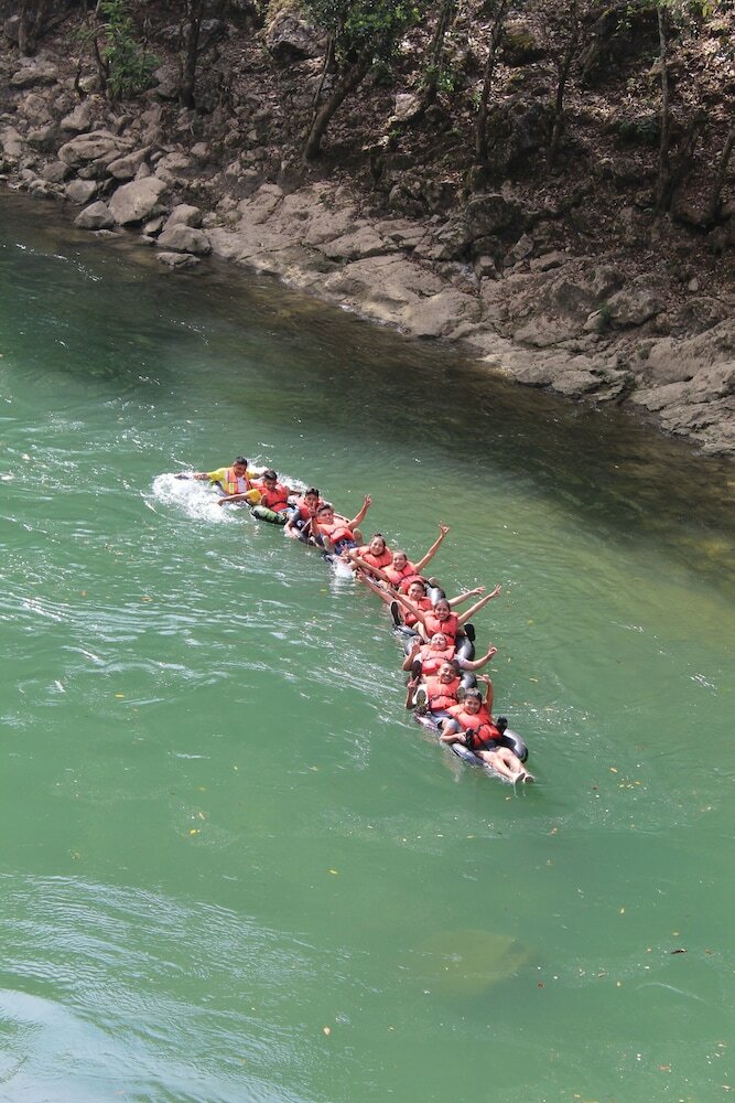 Hostal Portal De Champey