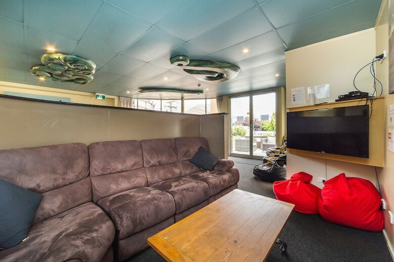 Tahuna Pod Hostel