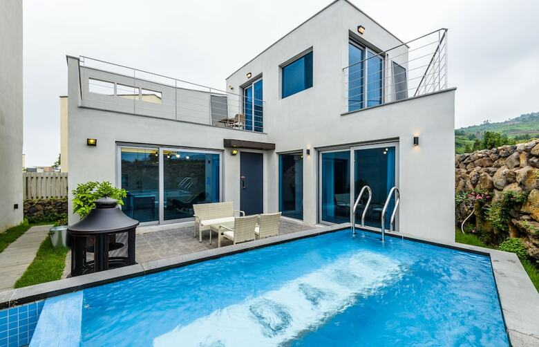 Pension Jejudawa Poolvilla