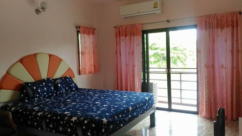 Hotel Baan Suan Chiva Saran