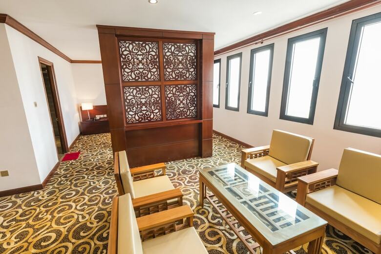 Hoang Trung Co To Hotel
