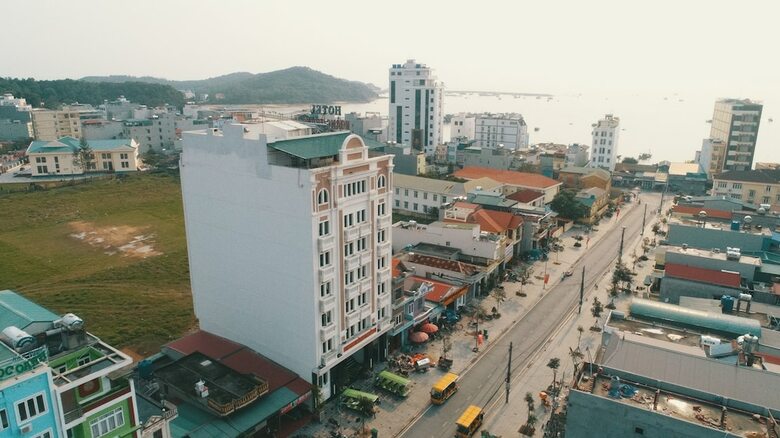 Hoang Trung Co To Hotel