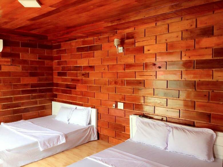 Hoang Trung Co To Hotel