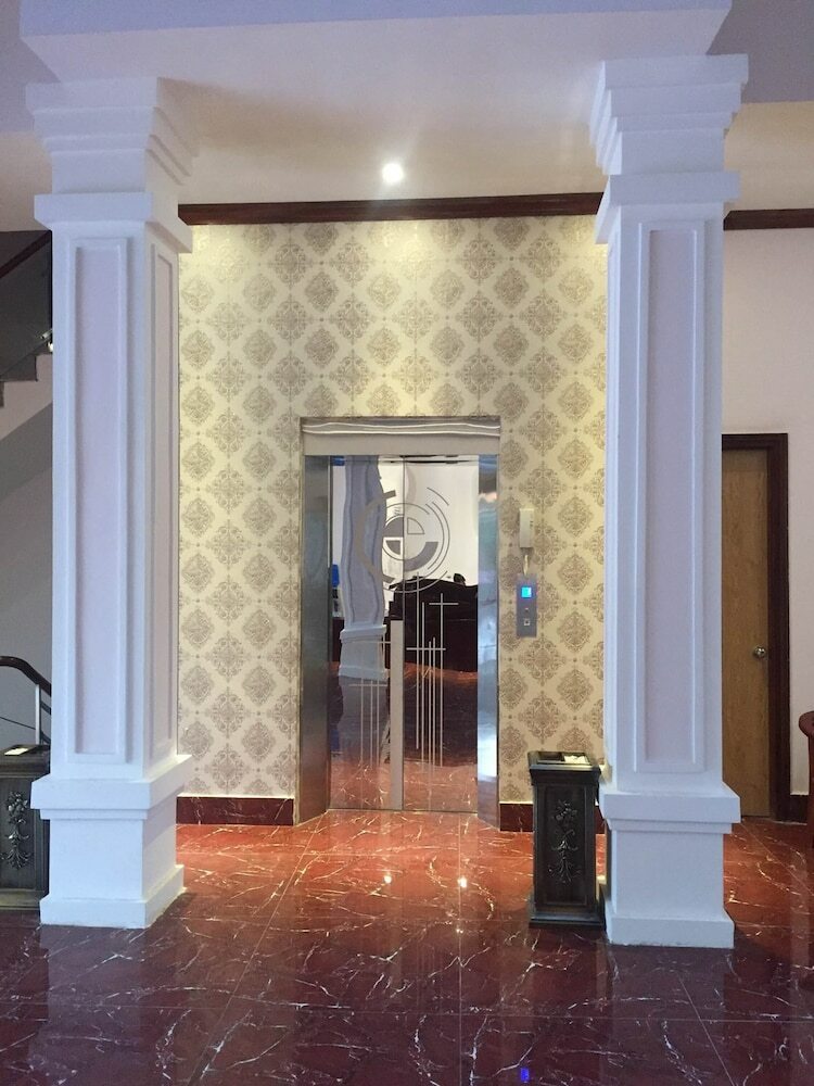Hoang Trung Co To Hotel