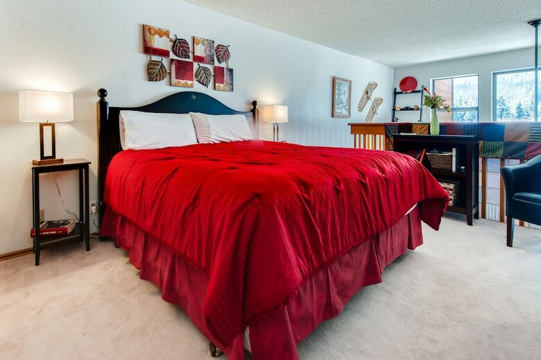 Mountainside Condominiums By Crmr