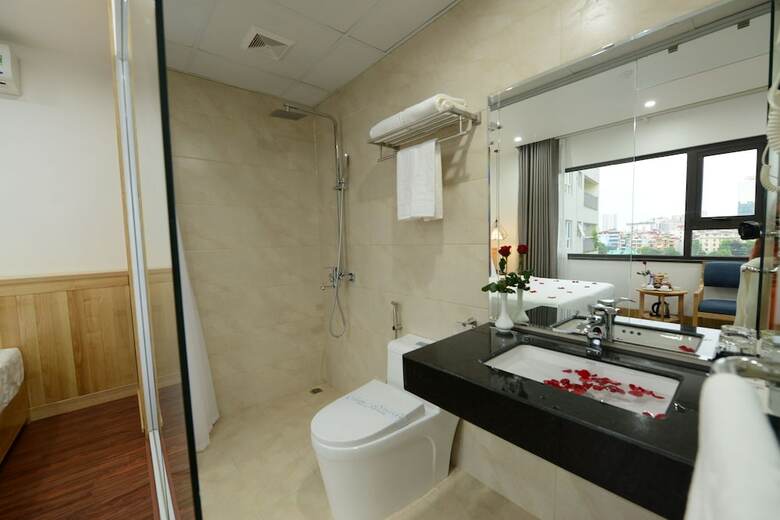 Blue Hanoi Inn City Hotel