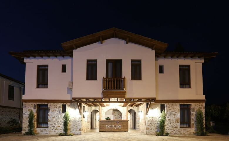 Ucurtma Hotel