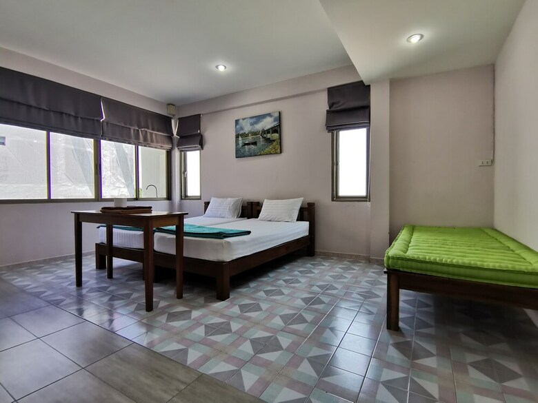 Hotel No.7 Guest House