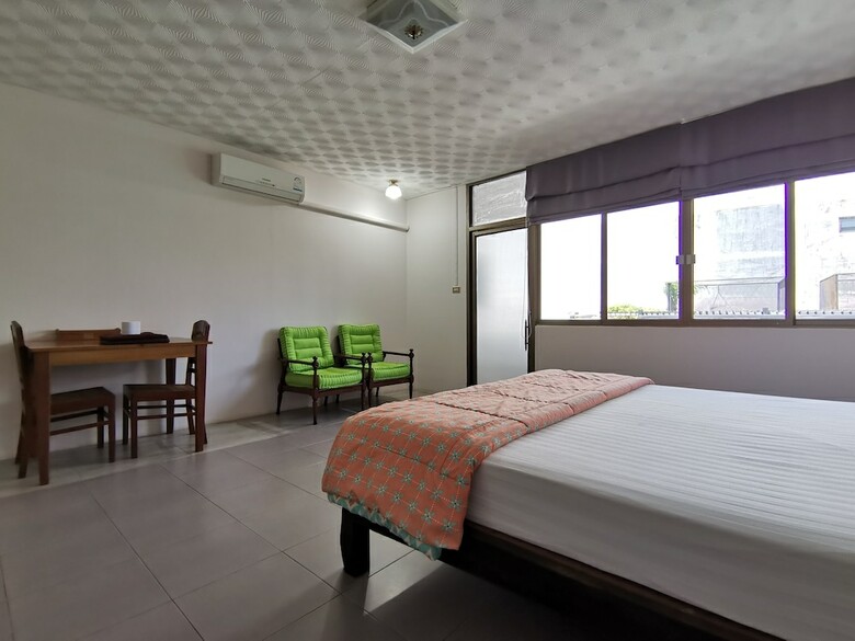 Hotel No.7 Guest House