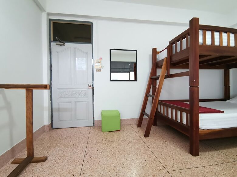 Hotel No.7 Guest House