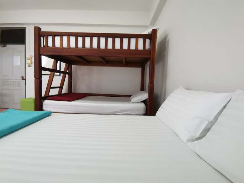 Hotel No.7 Guest House