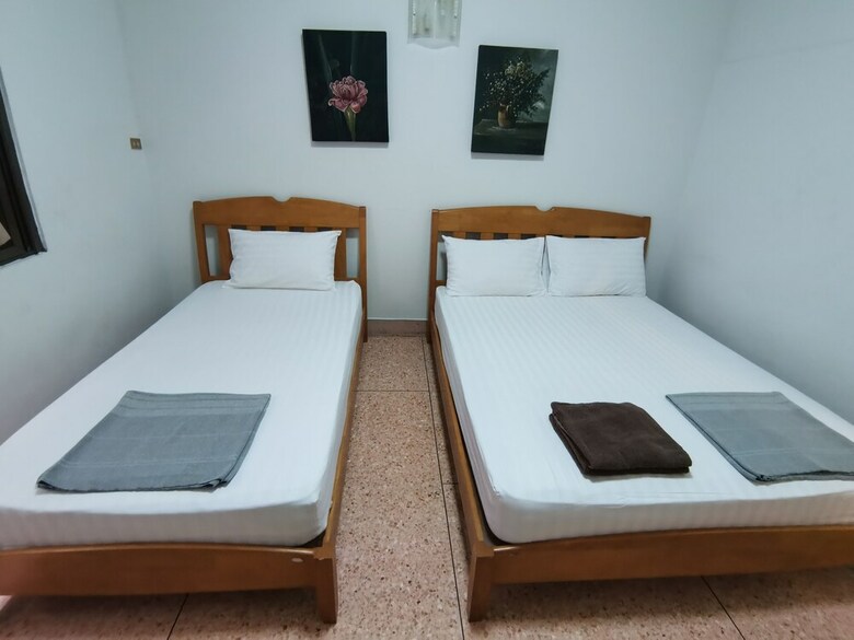 Hotel No.7 Guest House
